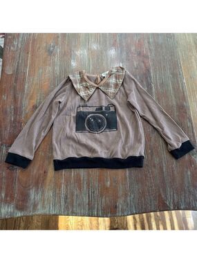Misha Lulu Brown Plaid Camera Graphic Top Girls Size 6